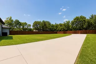 921 Delk Dr, Arlington, TX 76013 - Photo 9