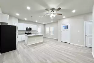 3501 E Renfro St, Burleson, TX 76028 - Photo 9