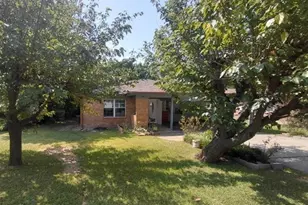 1528 E King St, Sherman, TX 75090 - Photo 3
