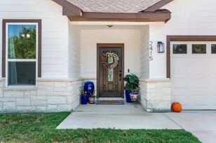 2415 Beverly Dr, Granbury, TX 76048 - Photo 3