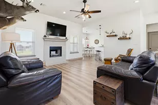 121 Walnut St, Paradise, TX 76073 - Photo 3