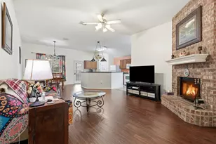 213 Sardius Blvd, Granbury, TX 76049 - Photo 9
