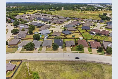 213 Sardius Boulevard, Granbury, TX 76049 - Photo 25
