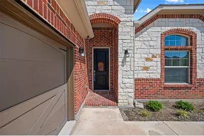 1303 Deer Hollow Drive, Arlington, TX 76002 - Photo 3