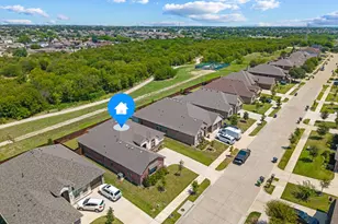 1303 Deer Hollow Dr, Arlington, TX 76002 - Photo 7