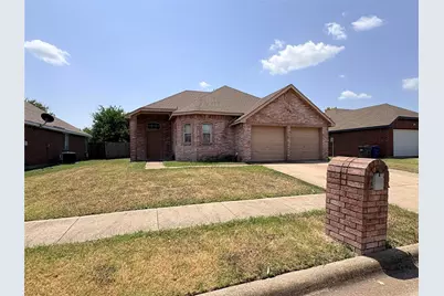 304 W Glen Meadow Drive, Glenn Heights, TX 75154 - Photo 1