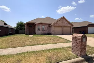 304 W Glen Meadow Dr, Glenn Heights, TX 75154 - Photo 1