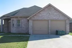 304 W Glen Meadow Dr, Glenn Heights, TX 75154 - Photo 1