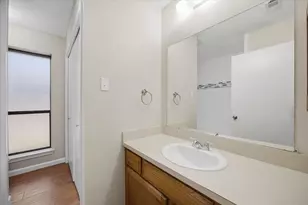 117 Cole St, Garland, TX 75040 - Photo 9