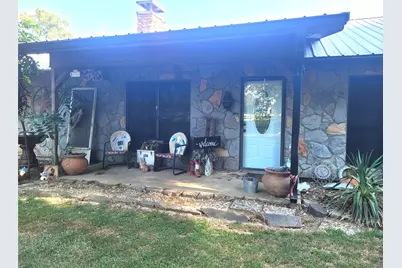10510 U. S. Highway 82 E, Blossom, TX 75416 - Photo 5