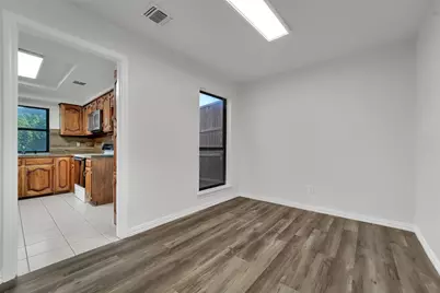 2116 Holly Hill Lane, Carrollton, TX 75007 - Photo 5