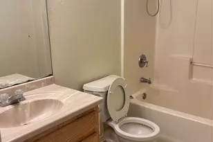 1007 N Howeth St, Gainesville, TX 76240 - Photo 5