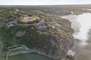 826 Cimmarron Bay Dr, Runaway Bay, TX 76426 - Photo 3