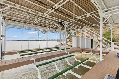 826 Cimmarron Bay Drive, Runaway Bay, TX 76426 - Photo 31