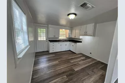 208 E First Street, Quinlan, TX 75474 - Photo 3