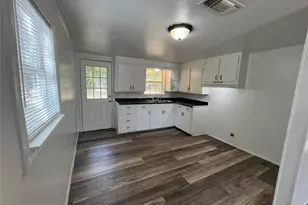 208 E 1st St, Quinlan, TX 75474 - Photo 3