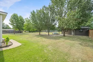 504 E Pennsylvania Ave, Van, TX 75790 - Photo 23