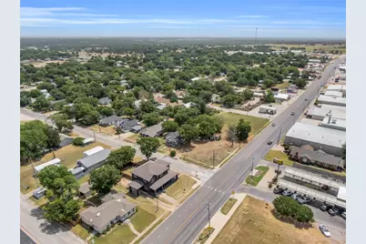 805 E Wise Street, Bowie, TX 76230 - Photo 31