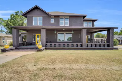 805 E Wise Street, Bowie, TX 76230 - Photo 1