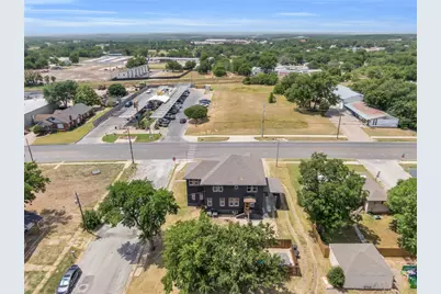 805 E Wise Street, Bowie, TX 76230 - Photo 33