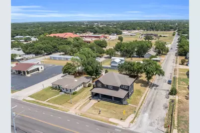 805 E Wise Street, Bowie, TX 76230 - Photo 29