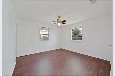 825 E Prairie View Road, Crowley, TX 76036 - Photo 17