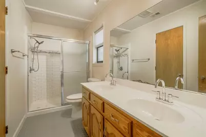 284 W San Antonio Street, Van Alstyne, TX 75495 - Photo 9