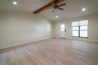 284 W San Antonio Street, Van Alstyne, TX 75495 - Photo 5