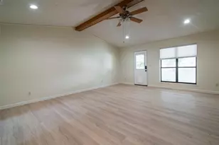 284 W San Antonio St, Van Alstyne, TX 75495 - Photo 5
