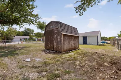 4525 Hunter Street, Haltom City, TX 76117 - Photo 39