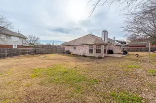 2414 Coventry Ct, Grand Prairie, TX 75052 - Photo 17