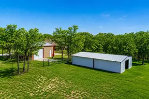 426 Co Rd 3435, Paradise, TX 76073 - Photo 31