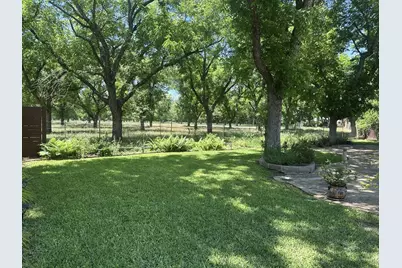 8903 Ravenswood Road, Granbury, TX 76049 - Photo 31