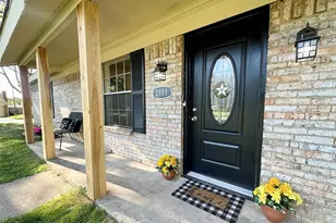 2111 Warwick Dr, Arlington, TX 76015 - Photo 3