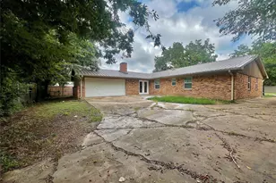 1914 W Northgate Dr, Irving, TX 75062 - Photo 23