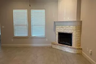 224 Jacinth Ln, Granbury, TX 76049 - Photo 3