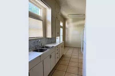 849 E North 11th Street, Abilene, TX 79601 - Photo 11