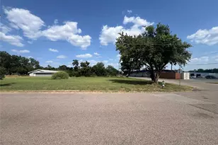 1706 N Main St, Bonham, TX 75418 - Photo 1