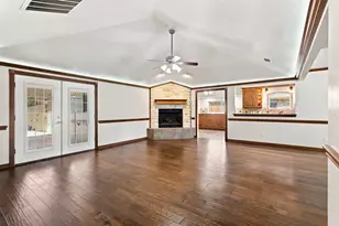 1550 Oak Creek Dr, Lewisville, TX 75077 - Photo 7