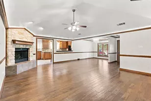 1550 Oak Creek Dr, Lewisville, TX 75077 - Photo 9