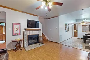 911 Azalia Dr, Lewisville, TX 75067 - Photo 5