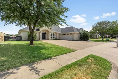 1003 Cliff Swallow Drive, Granbury, TX 76048 - Photo 3