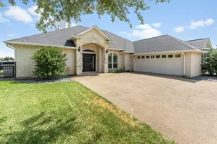 1003 Cliff Swallow Dr, Granbury, TX 76048 - Photo 5