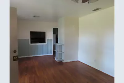 112 N Hatcher Ave, Lewisville, TX 75057 - Photo 9