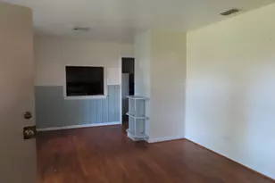 112 N Hatcher Ave, Lewisville, TX 75057 - Photo 9