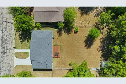915 W Bridge Street, Granbury, TX 76048 - Photo 39