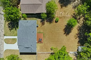 915 W Bridge St, Granbury, TX 76048 - Photo 39