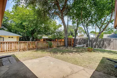 2617 Magnolia Drive, Irving, TX 75062 - Photo 39