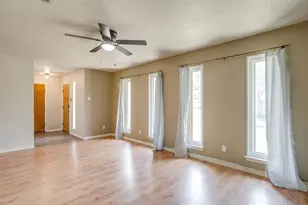 2617 Magnolia Dr, Irving, TX 75062 - Photo 5