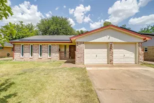 2617 Magnolia Dr, Irving, TX 75062 - Photo 1